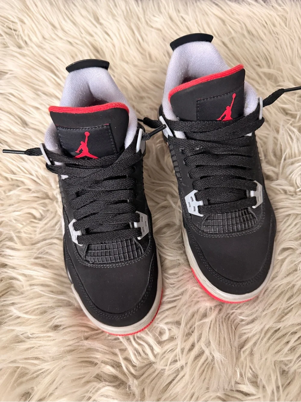 Jordan Men's Black and Red Retro Sneakers